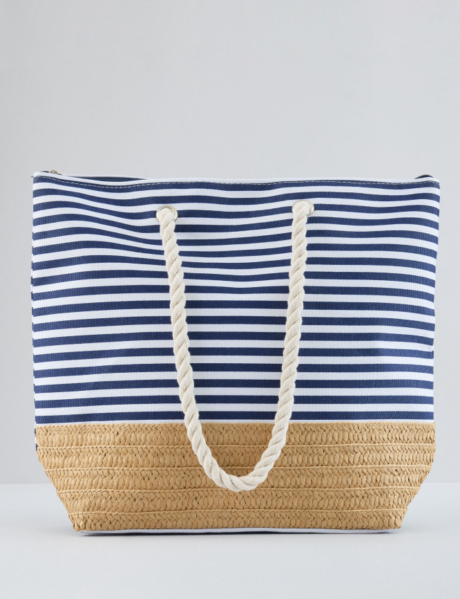 Laid Goods Front View