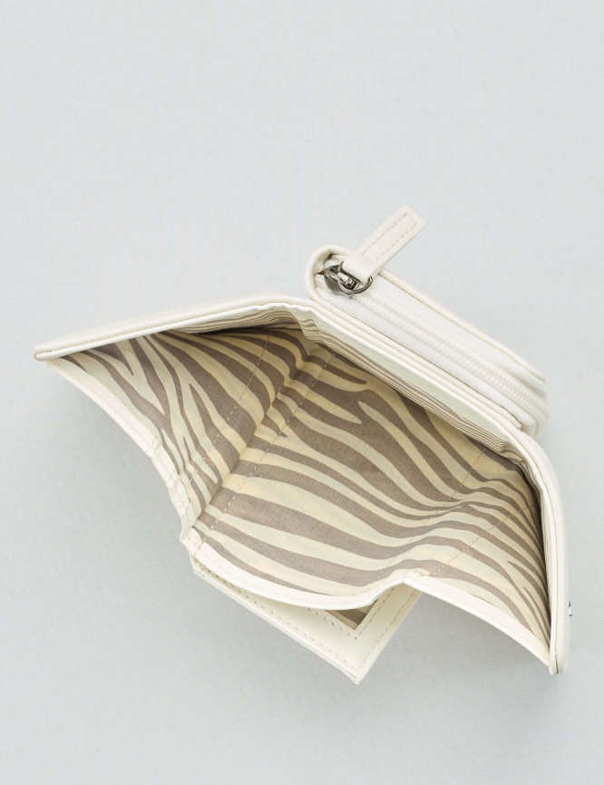 Laid Goods Front View