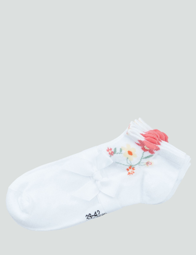 Laid Goods Front View