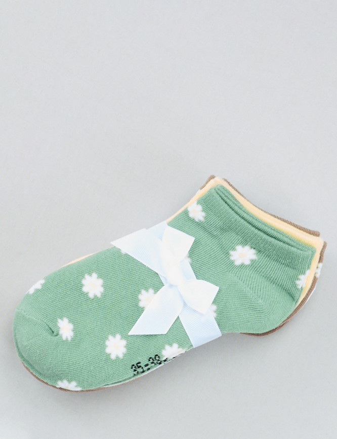 Laid Goods Front View