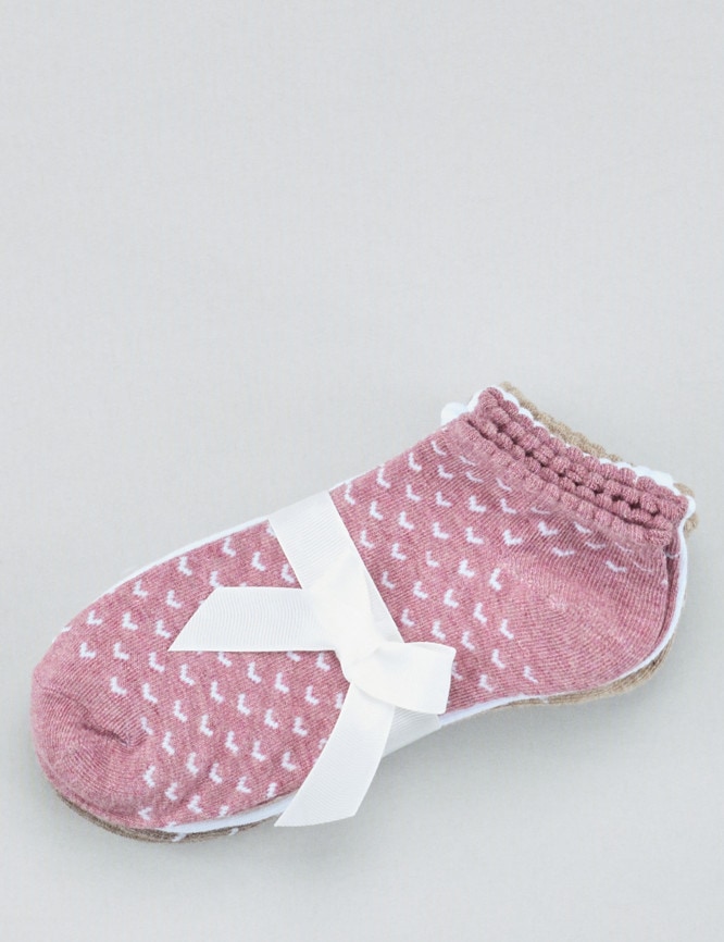 Laid Goods Front View