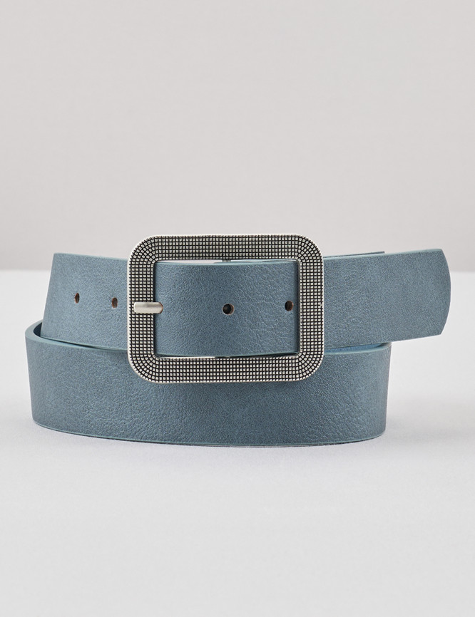 Laid Goods Front View