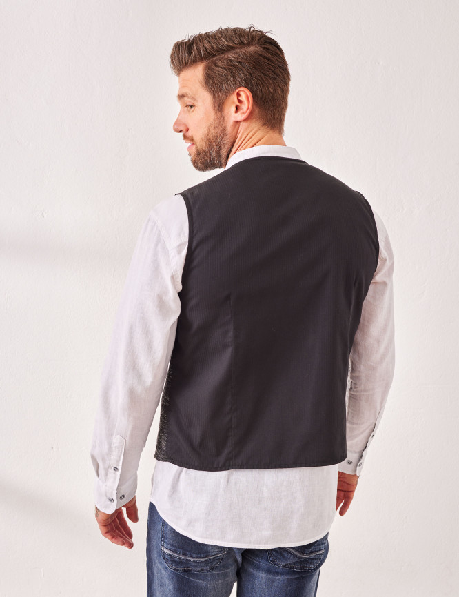 Model Back View