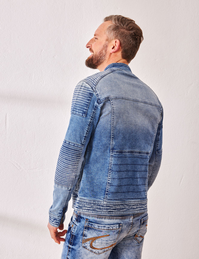 Model Back View