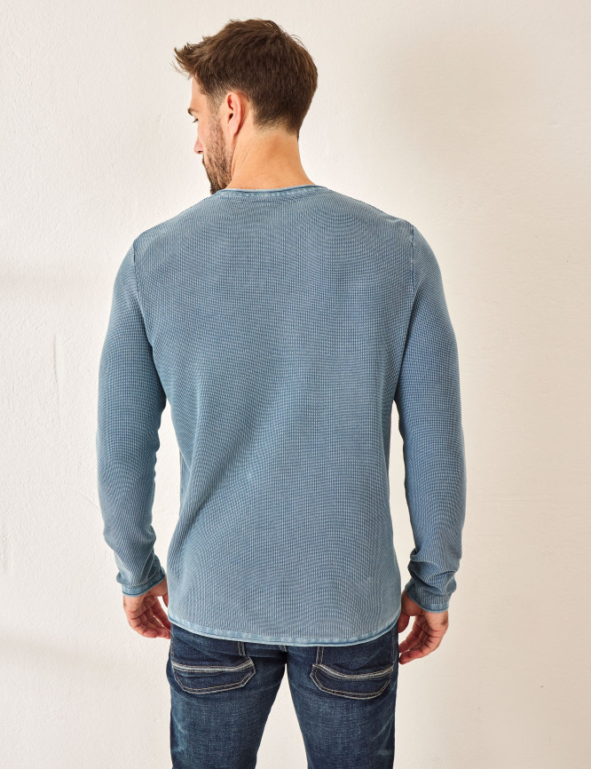 Model Back View