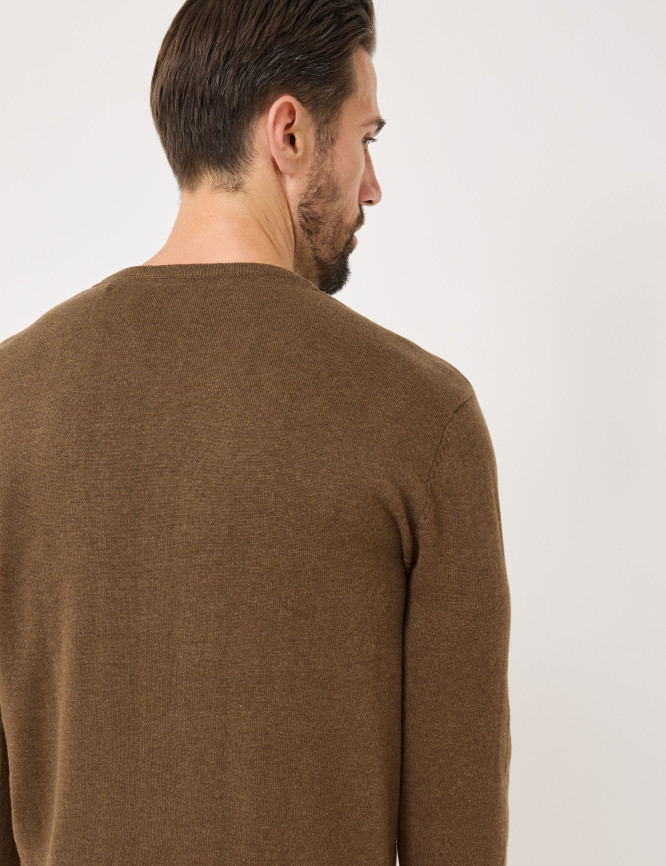 Model Back View