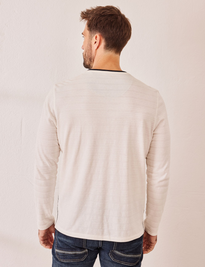 Model Back View