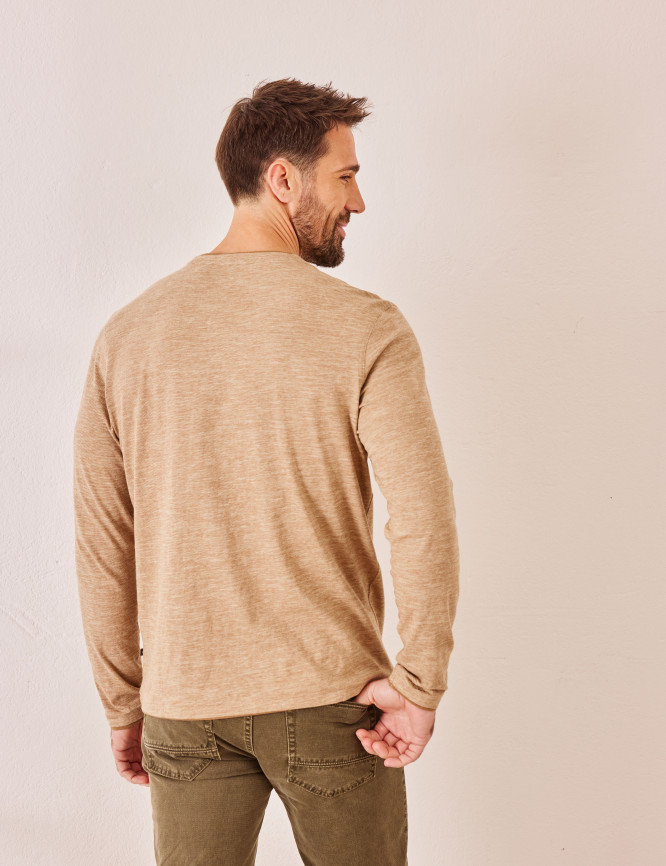 Model Back View