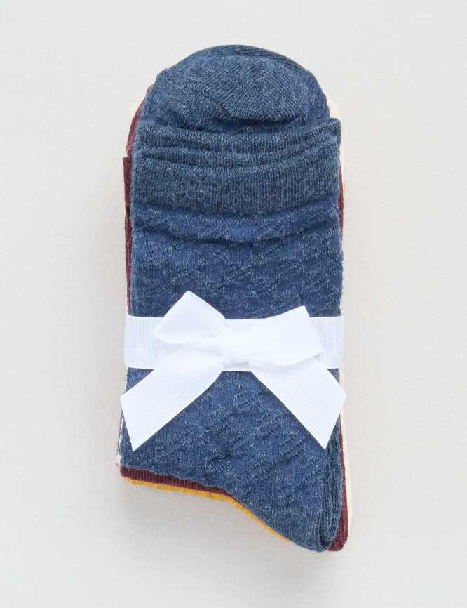 Laid Goods Front View
