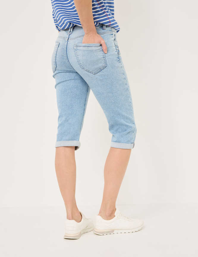 Model Back View