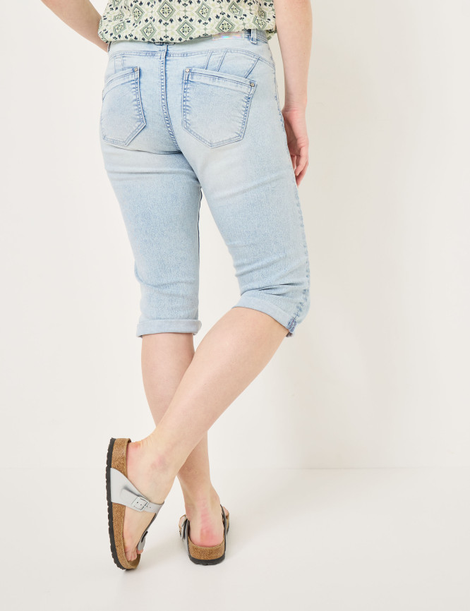 Model Back View