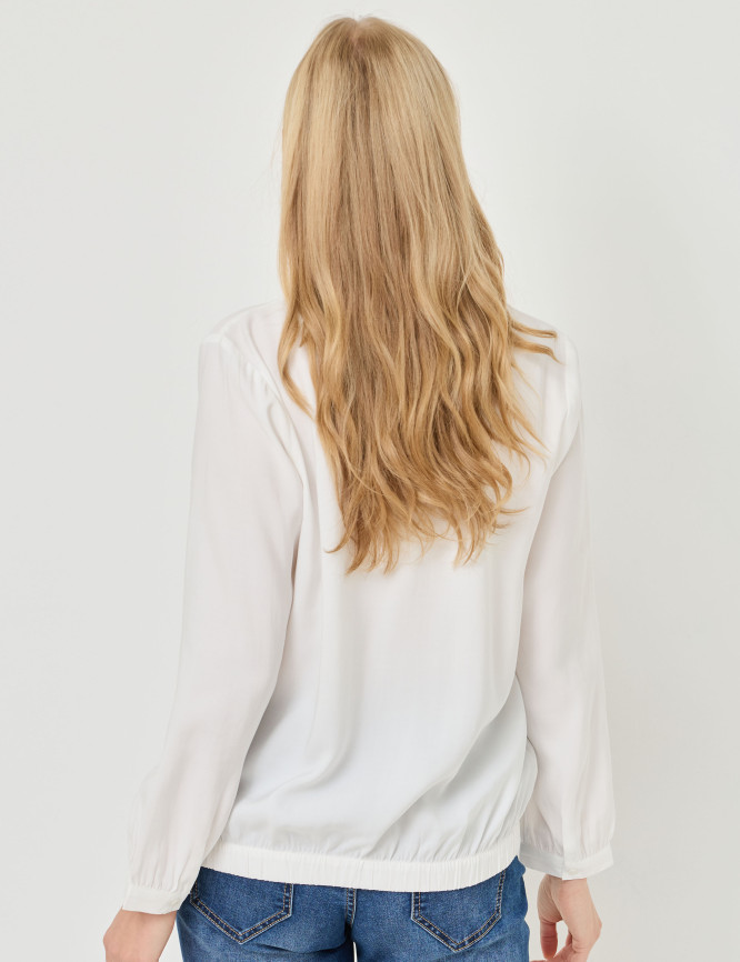 Model Back View