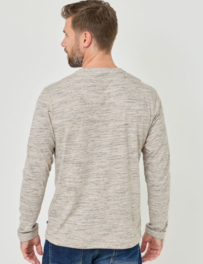 Model Back View
