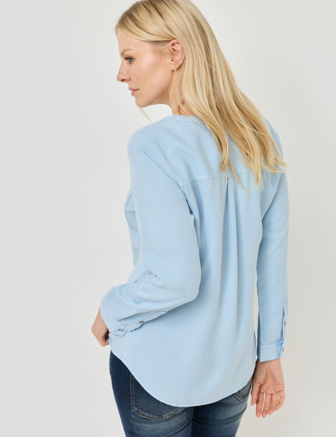 Model Back View
