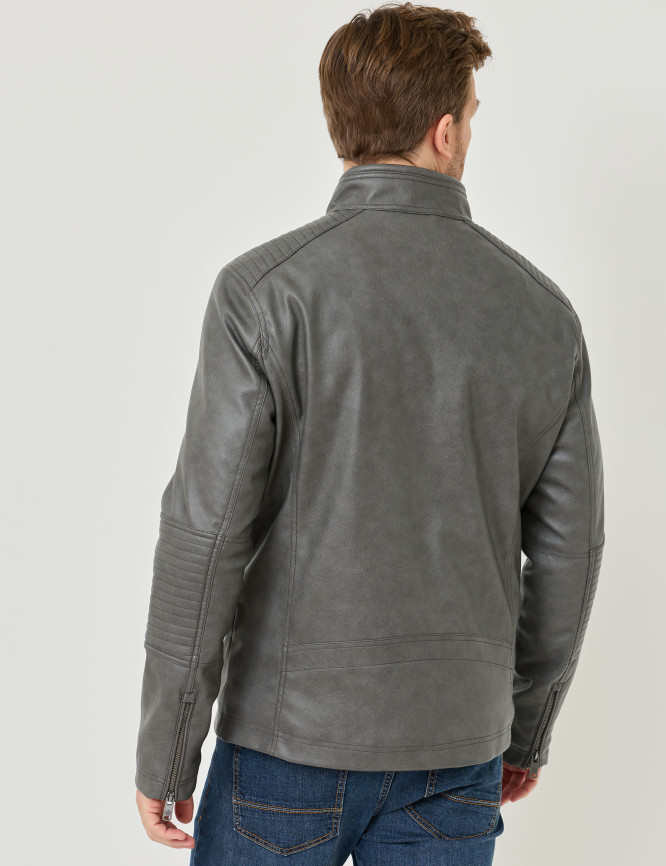 Model Back View