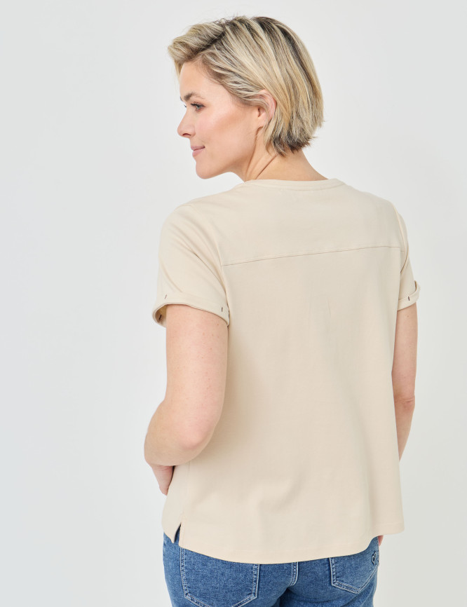Model Back View
