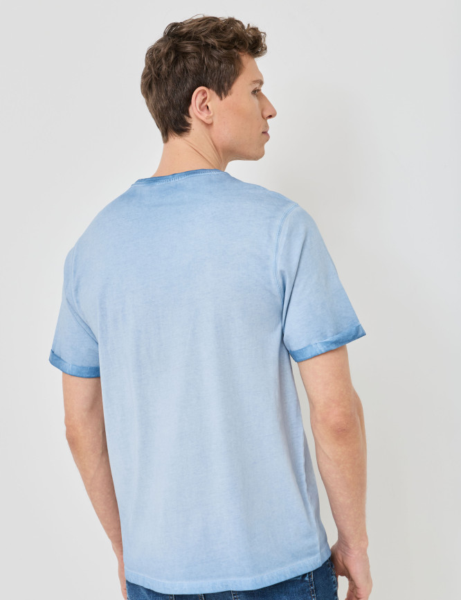Model Back View