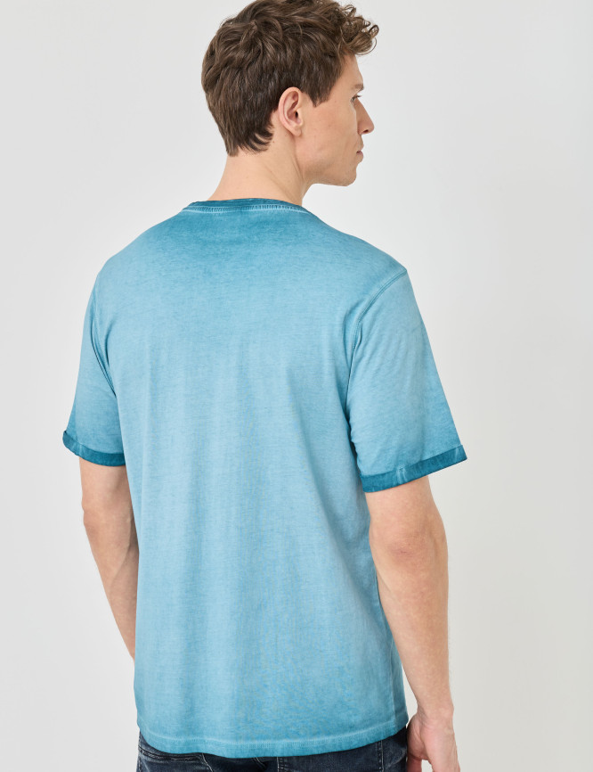 Model Back View