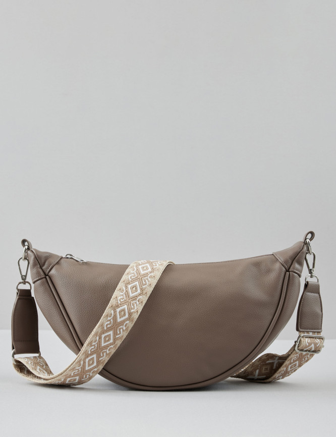 Laid Goods Front View