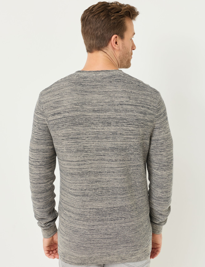 Model Back View