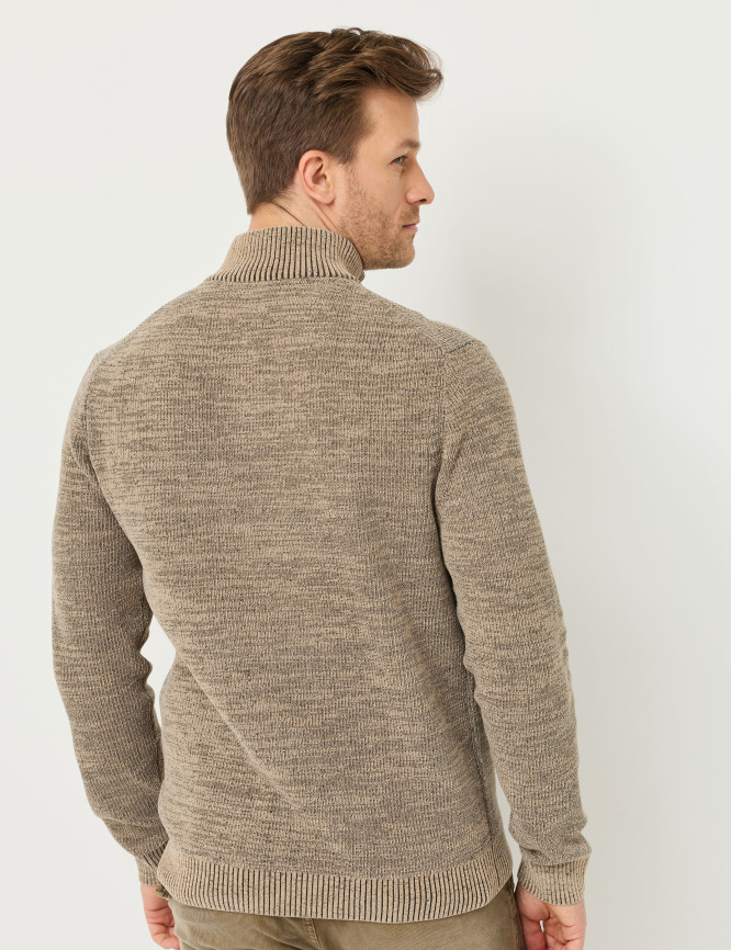 Model Back View